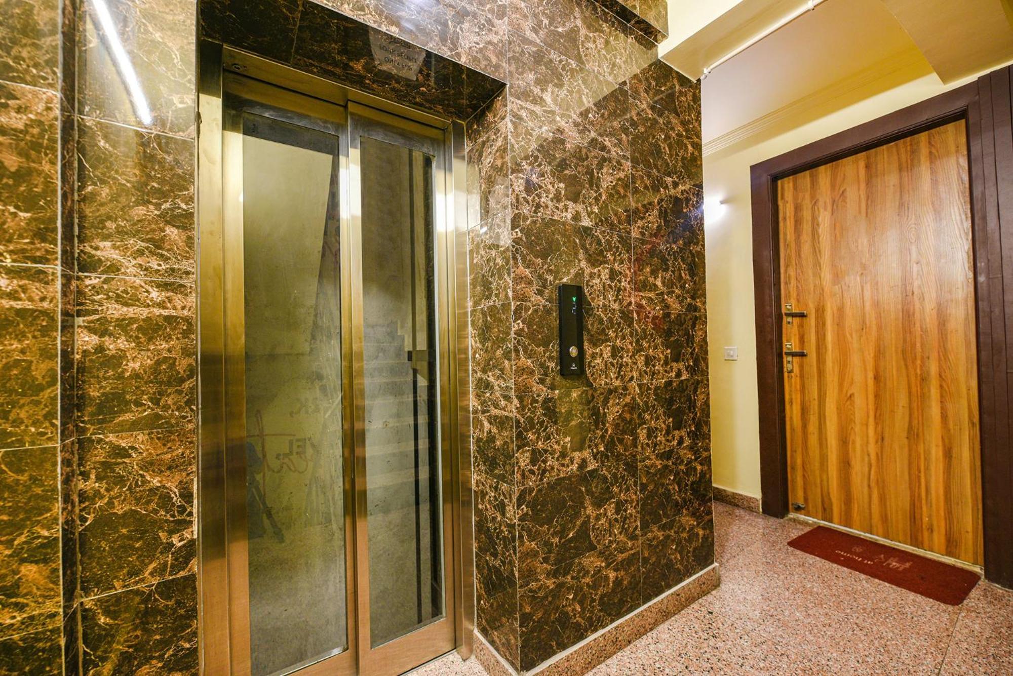 Fabhotel Ishtara Auberge - Nr Yashobhoomi Convention Centre Neu-Delhi Exterior foto